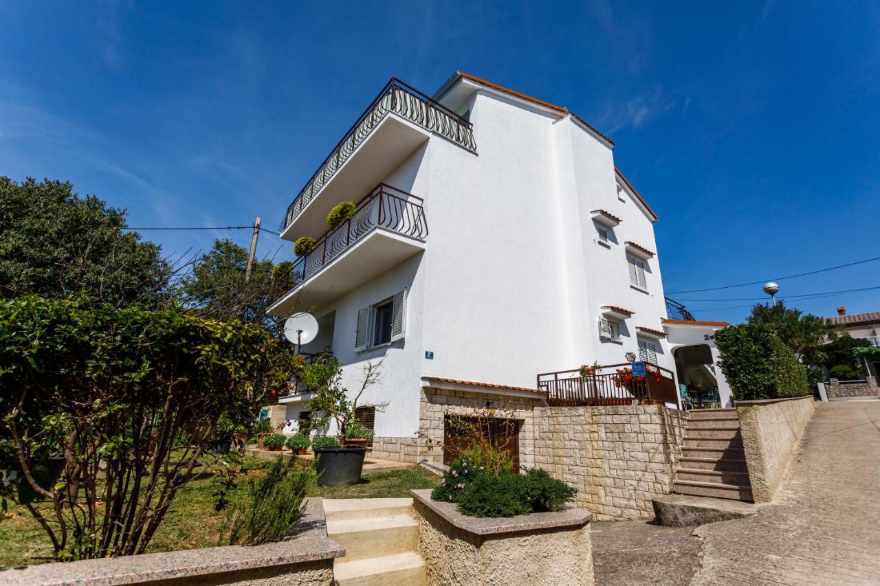 Apartment Gordana Малинська Екстер'єр фото