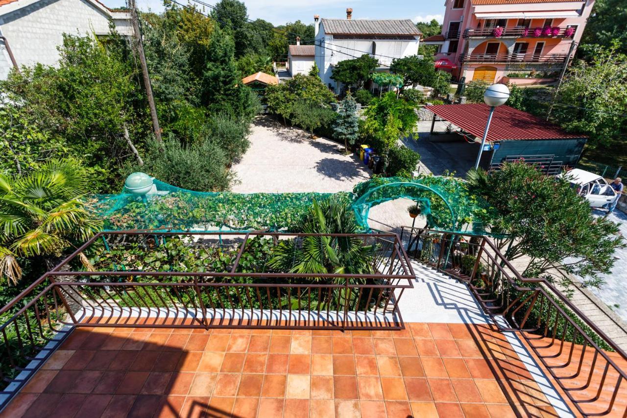 Apartment Gordana Малинська Екстер'єр фото