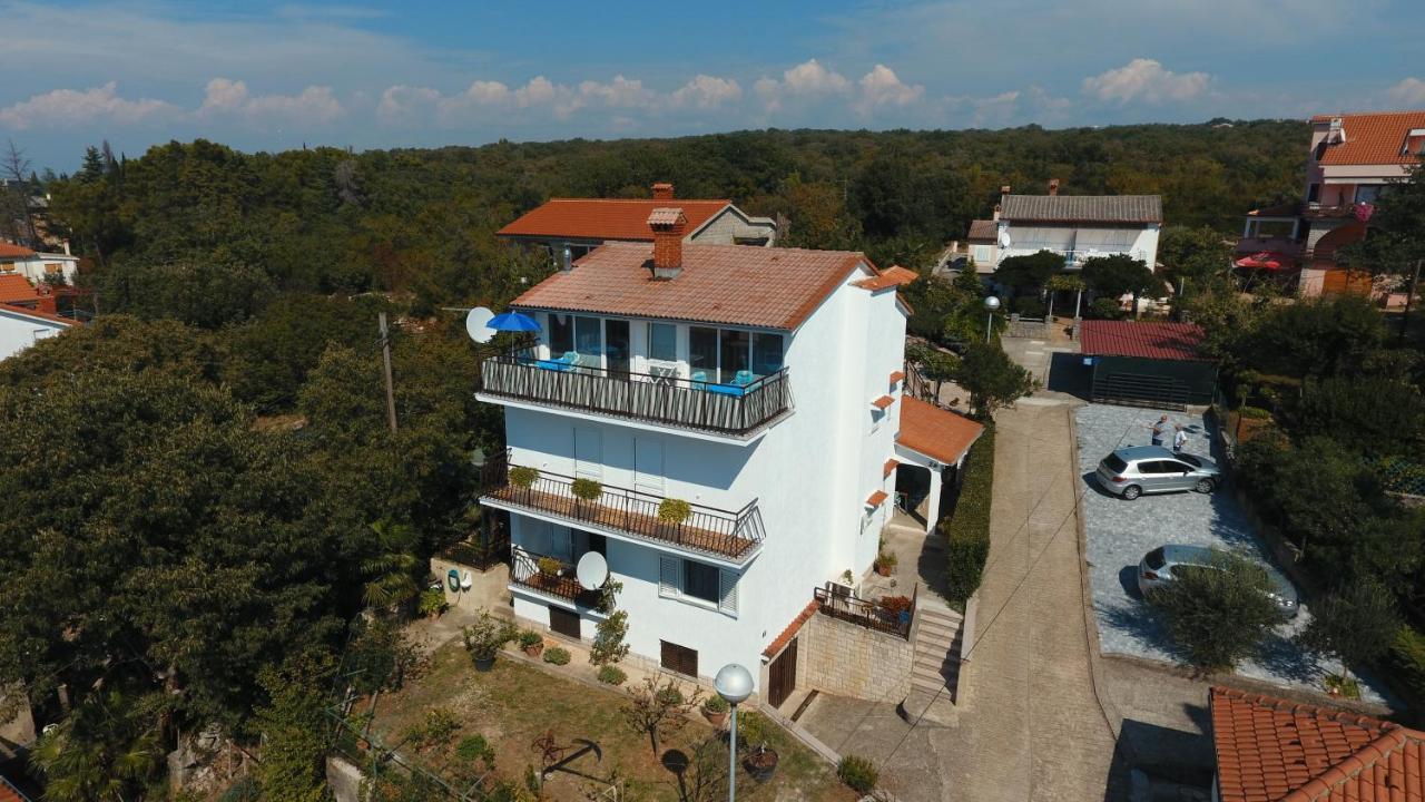 Apartment Gordana Малинська Екстер'єр фото